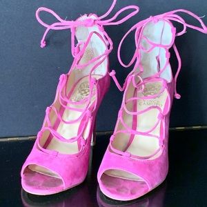 VINCE CAMUTO “Sandra”